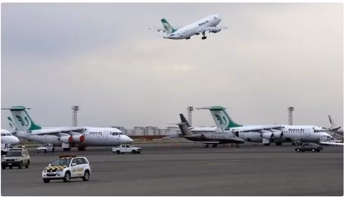 (Tư liệu) Các máy bay tại sân bay quốc tế Mehrabad ở thủ đô Tehran, Iran. Ảnh: IRNA/TTXVN (Tư liệu) Các máy bay tại sân bay quốc tế Mehrabad ở thủ đô Tehran, Iran. Ảnh: IRNA/TTXVN