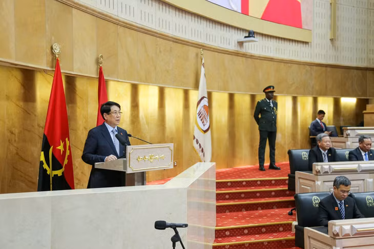 Chủ tịch nước Lương Cường phát biểu chính sách tại Quốc hội Angola (ảnh: Xuân Kỳ)