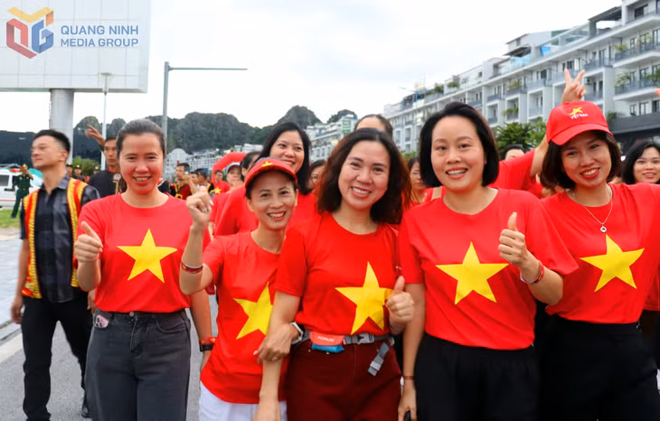 Sự kiện tạo không khí sôi nổi, hào hứng cho người dân.