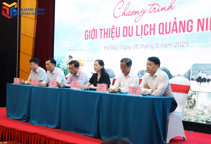 Lãnh đạo Sở Văn hóa, Thể thao và Du lịch cùng các đơn vị giải đáp, tháo gỡ vướng mắc của doanh nghiệp.