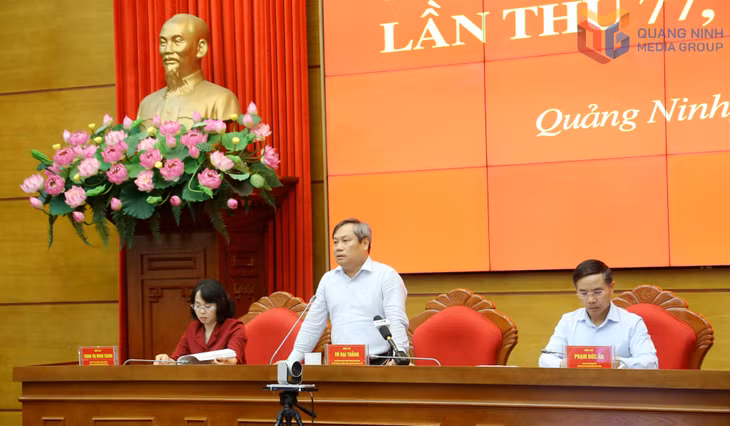 Đồng chí Vũ Đại Thắng, Ủy viên Trung ương Đảng, Bí thư Tỉnh ủy, Trưởng Đoàn ĐBQH tỉnh, kết luận hội nghị.