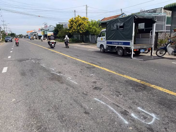 Hiện trường vụ tai nạn 2 xe máy trên Quốc lộ 28 khiến 1 người tử vong. Ảnh: Duy Tuấn
