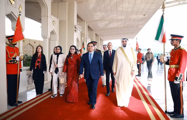 Đây là chuyến thăm của Thủ tướng Chính phủ Việt Nam tới Kuwait sau 16 năm, có ý nghĩa quan trọng, không chỉ đối với quan hệ song phương Việt Nam-Kuwait mà còn thể hiện rõ chính sách đối ngoại của Việt Nam đối với khu vực. (Ảnh: TTXVN)