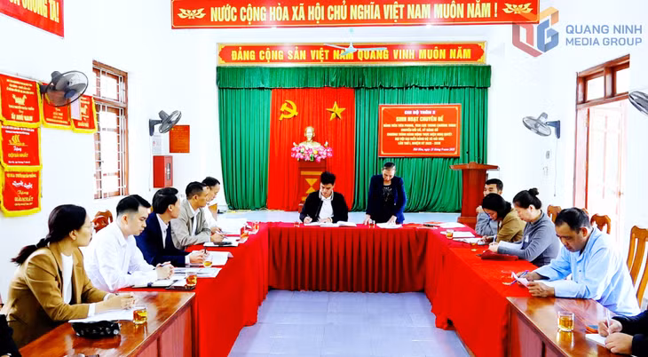 Chi bộ thôn 2 (xã Hải Hoà) sinh hoạt chi bộ thường kỳ tháng 11/2025.