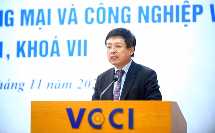 Ông Hồ Sỹ Hùng phát biểu tại lễ nhậm chức chiều 3/11 - Ảnh: DUY THẾ