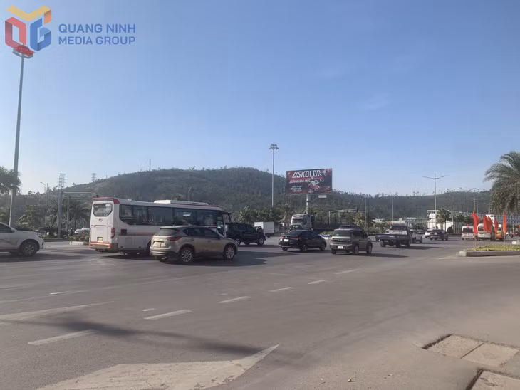 Lượng phương tiện lưu thông qua ngã 4 Ao Cá luôn rất đông. Ảnh chụp ngày 28/11/2025
