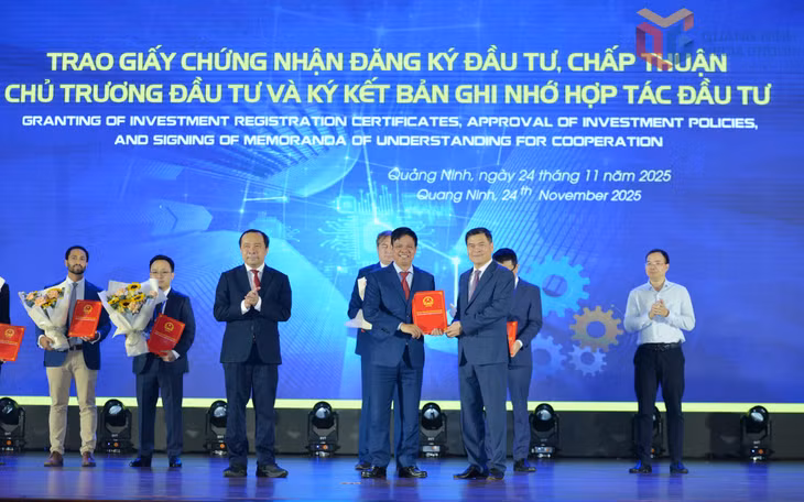 Quảng Ninh trao Quyết định chấp thuận chủ trương đầu tư, chứng nhận đăng ký đầu tư cho các dự án trong lĩnh vực khoa học công nghệ, tháng 11/2025.