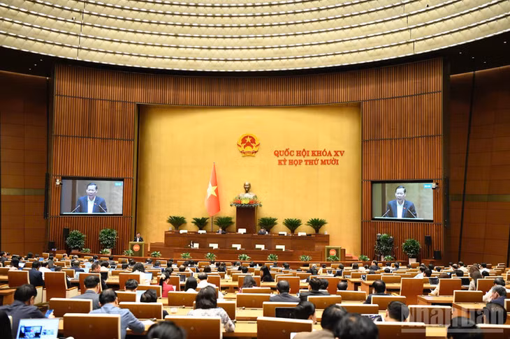 Quang cảnh phiên họp. (Ảnh: DUY LINH)