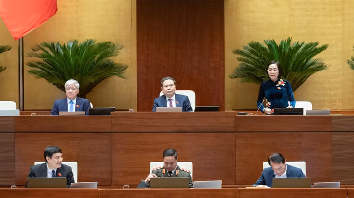 Chủ tịch Quốc hội Trần Thanh Mẫn và các Phó Chủ tịch Quốc hội chủ trì, điều hành phiên họp. (Ảnh: ĐĂNG ANH)