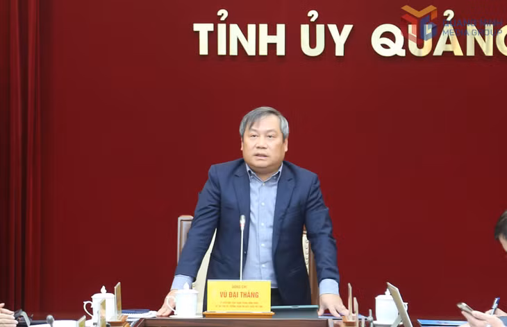 Đồng chí Vũ Đại Thắng, Ủy viên Trung ương Đảng, Bí thư Tỉnh ủy, Trưởng Đoàn ĐBQH tỉnh, phát biểu chỉ đạo tại hội nghị.