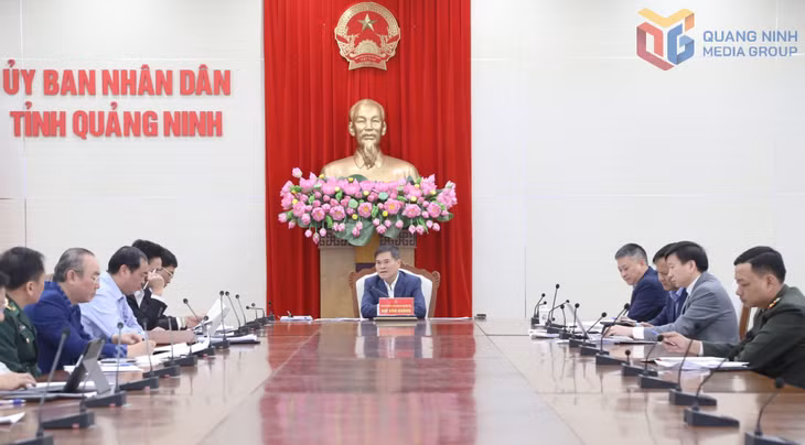 Đồng chí Bùi Văn Khắng, Phó Bí thư Tỉnh ủy, Chủ tịch UBND tỉnh