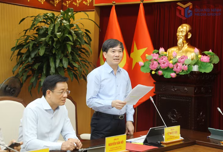 Đồng chí Vũ Quyết Tiến, Phó Bí thư Tỉnh ủy, Chủ tịch Ủy ban MTTQ tỉnh, phát biểu tại hội nghị.