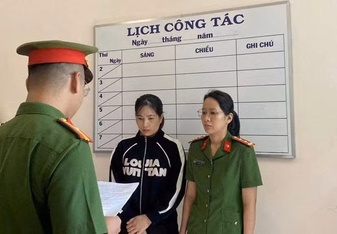 Cơ quan Cảnh sát điều tra Công an tỉnh Khánh Hòa đã tống đạt quyết định khởi tố vụ án, khởi tố bị can đối với giáo viên và bảo mẫu bạo hành trẻ tự kỷ tại Ninh Hòa. Ảnh: Công an