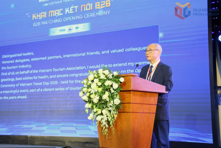 Chủ tịch Hiệp hội Du lịch Việt Nam Vũ Thế Bình phát biểu khai mạc. 