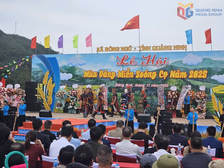 Quảng Ninh có kho di sản văn hoá phong phú, đa dạng có thể khai thác cho du lịch. Trong ảnh: Trình diễn lễ hội Cầu mùa tại Ngày hội Văn hoá- thể thao xã Đông Ngũ năm 2025.