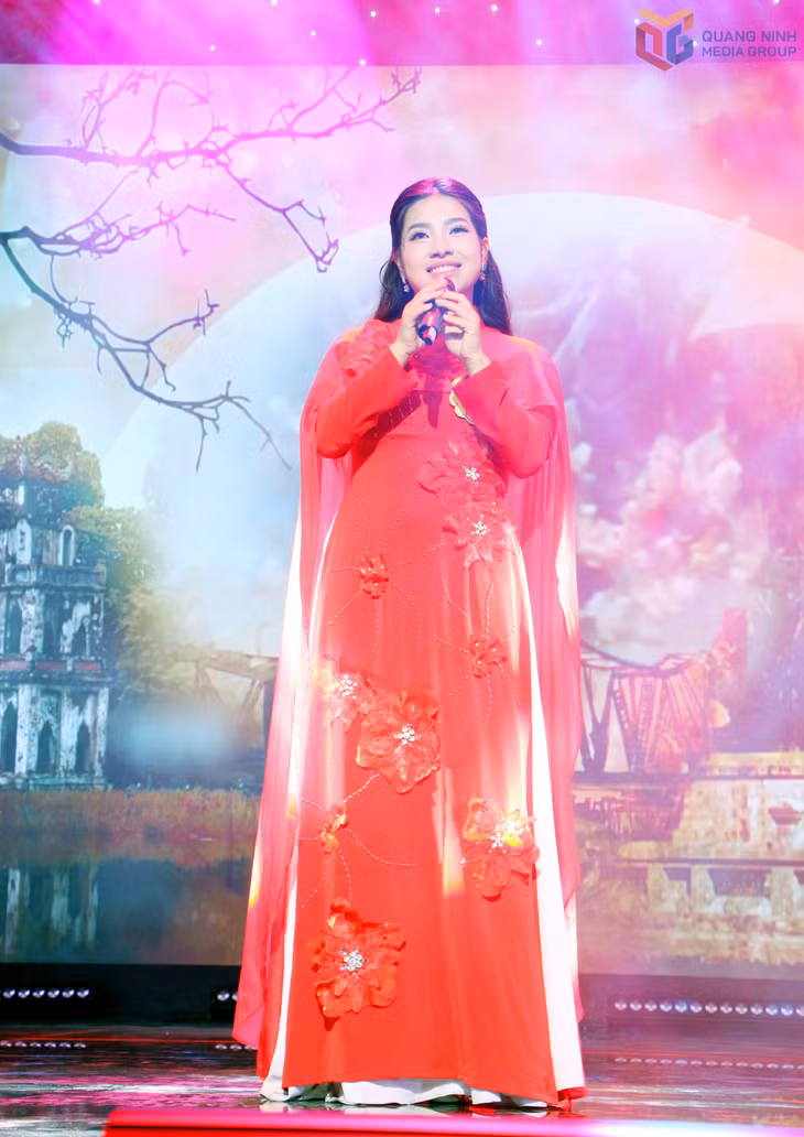Cao Thị Phương Mai (Quảng Ninh, SBD 32) thể hiện ca khúc 