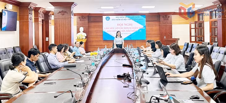 Tổ công tác liên ngành do BHXH tỉnh chủ trì làm việc những doanh nghiệp chậm đóng BHXH, BHTN, BHYT trên địa bàn tỉnh, tháng 11/2025.