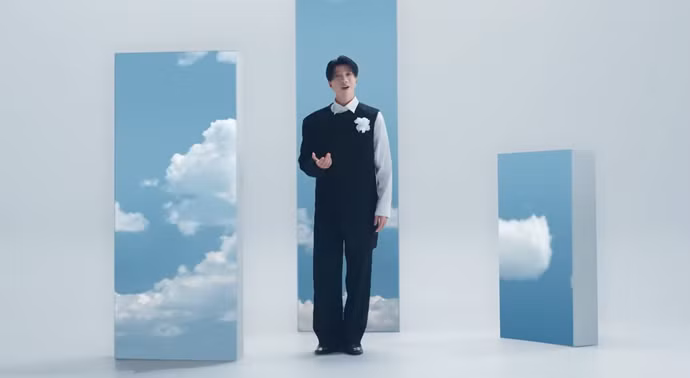 Tạo hình của S.T Sơn Thạch trong MV - Ảnh: Chụp màn hình