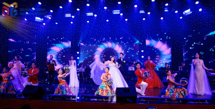Top 10 thí sinh thể hiện ca khúc 