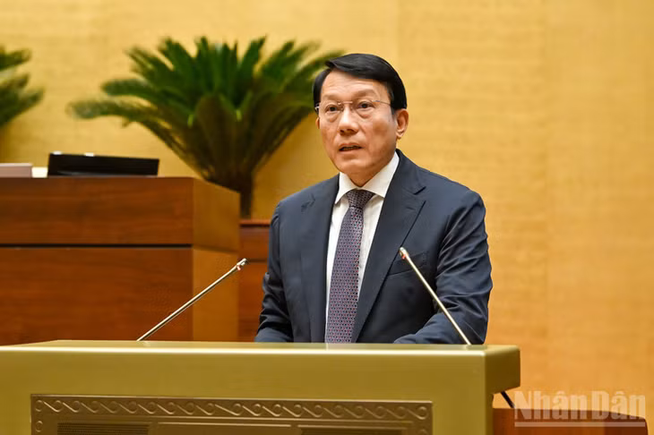Bộ trưởng Công an, Đại tướng Lương Tam Quang trình bày tờ trình dự án Luật. (Ảnh: Thủy Nguyên)