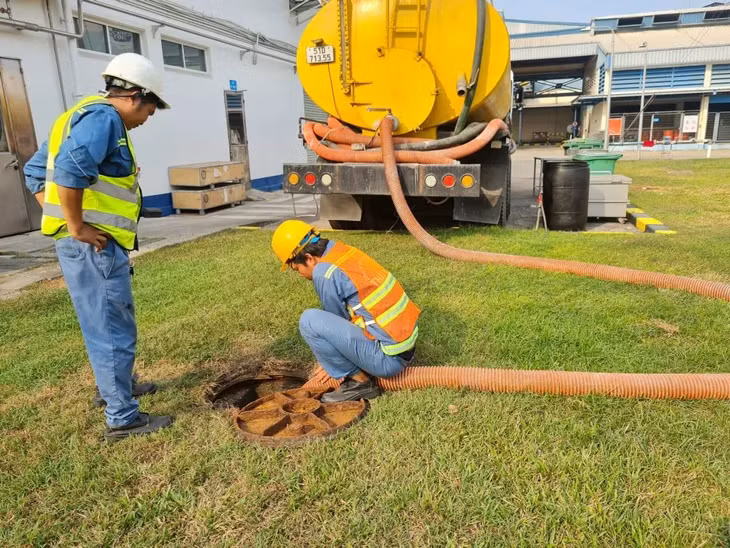 Sử dụng dịch vụ hút bể phốt uy tín