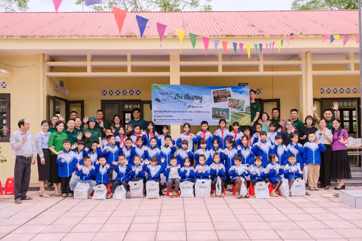 Skoda Quảng Ninh lan tỏa yêu thương đến vùng cao Bình Liêu ảnh 2 Skoda Quảng Ninh lan tỏa yêu thương đến vùng cao Bình Liêu ảnh 2