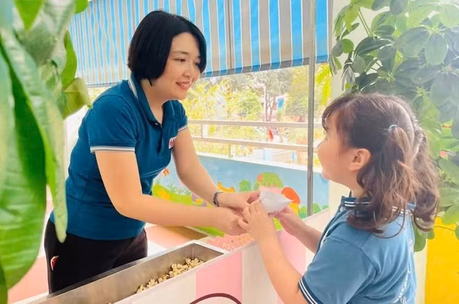 Trẻ em là những nhà triết học bẩm sinh với tâm trí cởi mở. Cha mẹ có thể bồi dưỡng khả năng này chỉ với 3 bước đơn giản gồm: phản xạ, khái quát hóa và trừu tượng. Ảnh: Trần Lâm