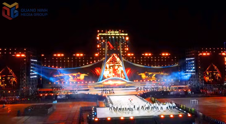 Concert Hạ Long 2025 “Hào khí Di sản - Bừng sáng tương lai” và các sự kiện âm nhạc lớn thực sự tạo được ấn tượng, thu hút du khách quan tâm.