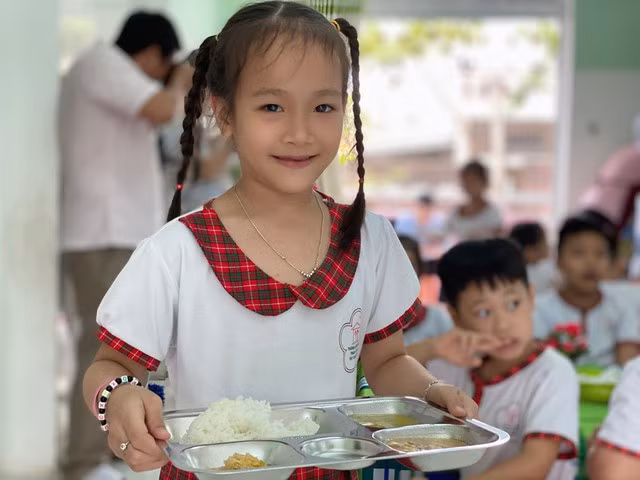 Lứa tuổi học đường là giai đoạn quan trọng trong quá trình phát triển thể chất và trí tuệ.