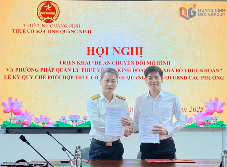 Thuế cơ sở 4 và UBND phường Uông Bí ký kết quy chế phối hợp.