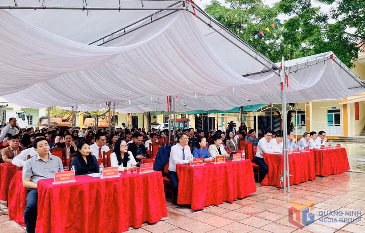 Quang cảnh lễ khởi công.