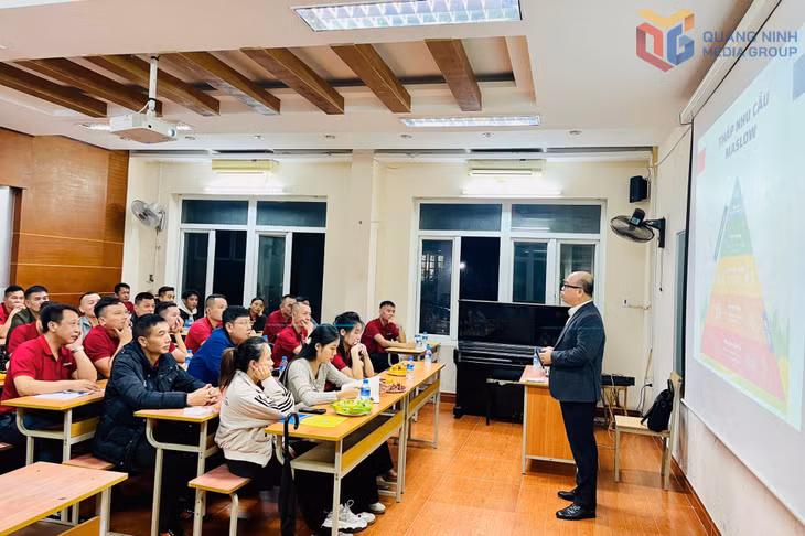 Lớp đào tạo do giảng viên có kinh nghiệm của Trường Đại học Hạ Long giảng dạy.