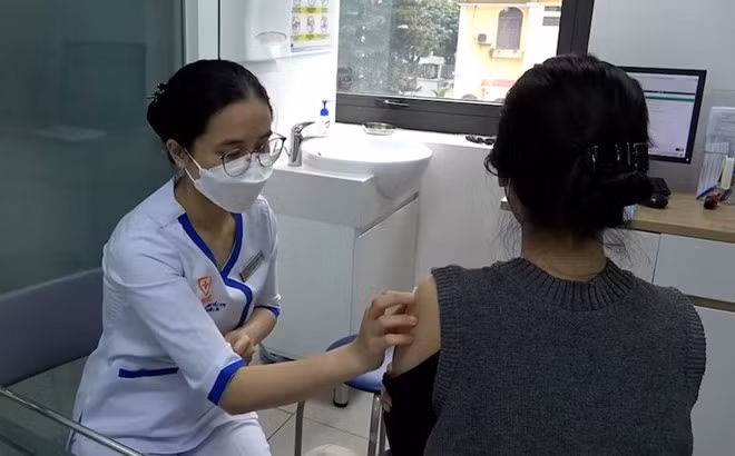 Số ca mắc cúm, viêm phổi và các bệnh đường hô hấp tại Hà Nội tăng 20-30%. Ảnh: Cao Thơm