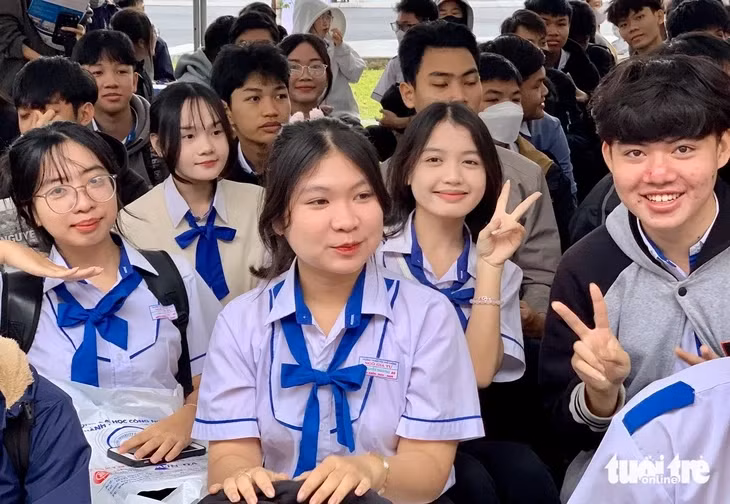 Theo kế hoạch, các cơ sở đào tạo phải hoàn thành việc công bố thông tin tuyển sinh trên trang điện tử của cơ sở đào tạo vào ngày 15-2-2026. Trong ảnh: Học sinh dự chương trình tư vấn tuyển sinh - hướng nghiệp 2025 do báo Tuổi Trẻ phối hợp các đơn vị tổ chức - Ảnh: TRẦN HUỲNH