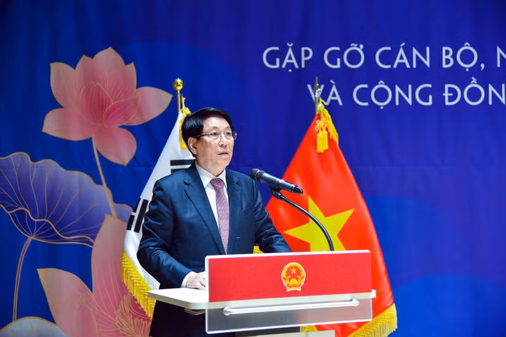 Chủ tịch nước Lương Cường phát biểu tại buổi gặp mặt.