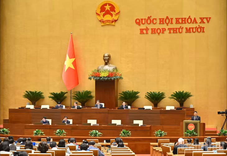 Bộ trưởng Tài chính Nguyễn Văn Thắng trình bày báo cáo tiếp thu, giải trình trước khi Quốc hội tiến hành biểu quyết. (Ảnh: DUY LINH)