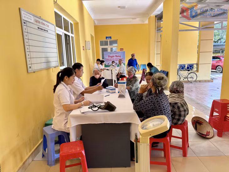 Chương trình tư vấn sức khỏe, khám và cấp phát thuốc miễn phí cho người cao tuổi trên địa bàn xã Quảng Đức, tháng 10/2025.