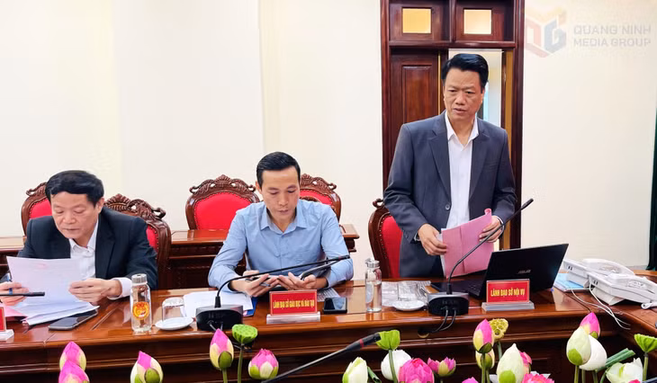 Đồng chí Vũ Quang Trực Phó Giám đốc Sở Nội vụ phát biểu tại hội nghị.