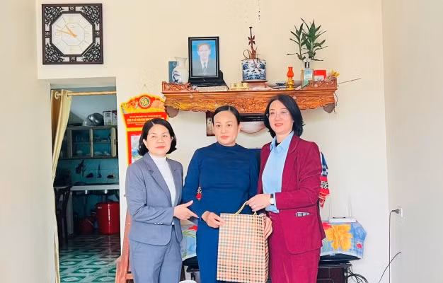 chị Trần Thị Hằng