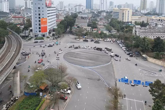 Hà Nội sẽ cấm xe máy xăng trong vành đai 1 theo khung giờ từ 1/7/2026. Ảnh: Sóng Hữu