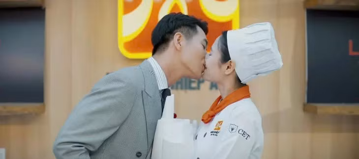 Ngân và Dũng hạnh phúc sau 1 năm Dũng quyết tâm chờ đợi. Ảnh: VFC