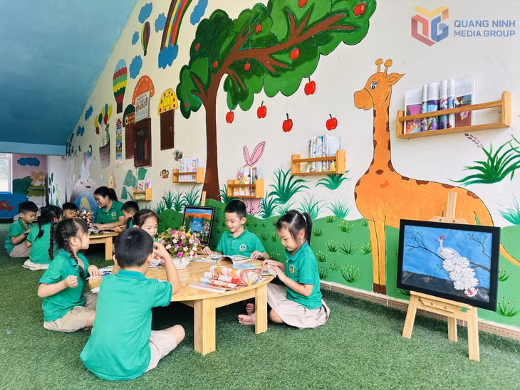 Hoạt động giáo dục không có xáo trộn sau khi sáp nhập Trường Mầm non Mông Dương và Trường Mầm non Dương Huy. Ảnh Cao Quỳnh