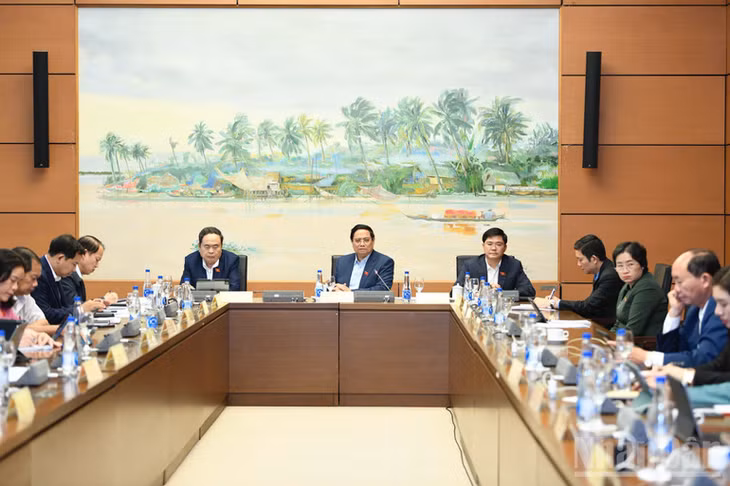 Quang cảnh phiên thảo luận tổ của Quốc hội về dự thảo Văn kiện trình Đại hội XIV của Đảng, chiều 4/11/2025. (Ảnh: DUY LINH)