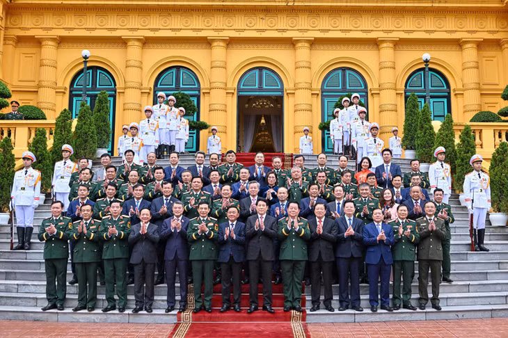 Chủ tịch nước Lương Cường và các đồng chí tham dự buổi lễ. (Ảnh: Thủy Nguyên)
