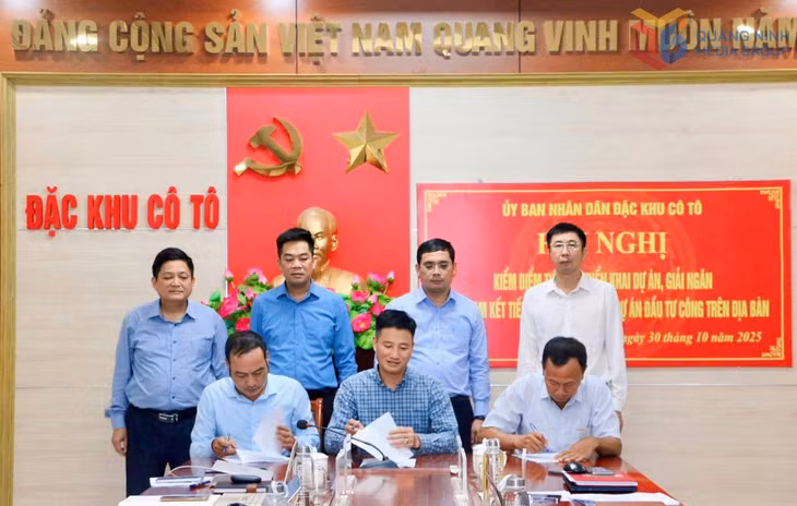 UBND đặc khu Cô Tô tổ chức hội nghị ký cam kết đẩy nhanh tiến độ thực hiện các dự án trên địa bàn, ngày 30/9/2025.