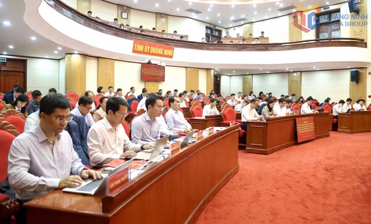 Các đại biểu tham dự hội nghị.