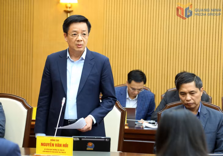 Đồng chí Nguyễn Văn Hồi, Chủ nhiệm Ủy ban Kiểm tra Tỉnh ủy, phát biểu tại hội nghị.