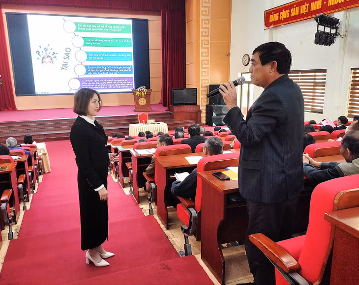 Sở Tư pháp phối hợp với UBND TP Uông Bí tổ chức hội nghị tập huấn nghiệp vụ phổ biến giáo dục pháp luật về bình đẳng giới và phòng ngừa, ứng phó với bạo lực giới. Ảnh: Thanh Hải (CTV)