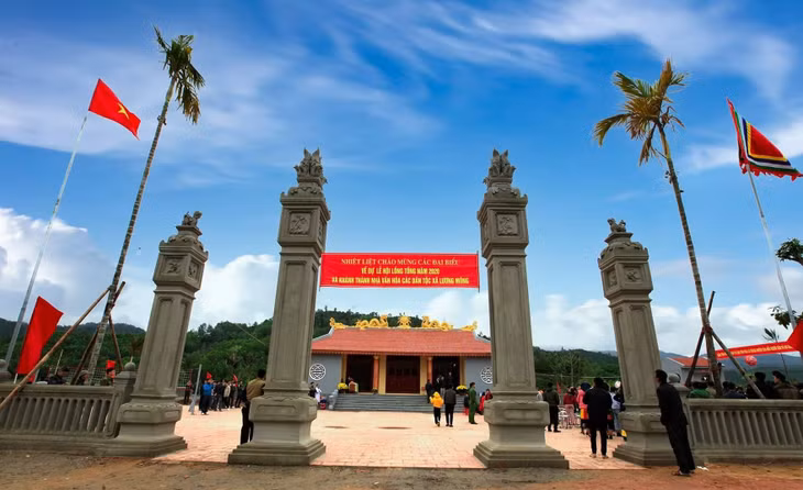 Lễ hội xuống đồng năm nay kết hợp tổ chức với lễ hội đình Đồng Chức lần thứ nhất.