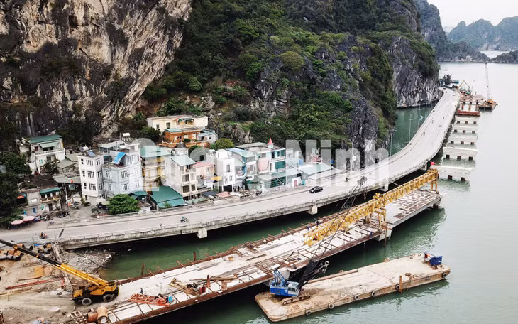Công trường thi công đường bao núi Bài Thơ (6-2019). Ảnh: Đỗ Phương